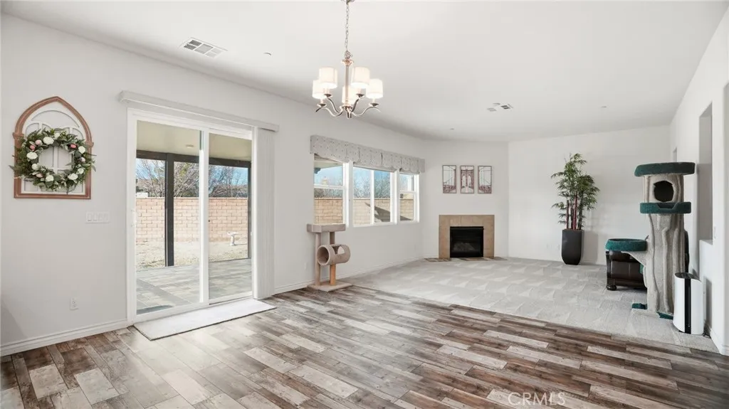 4727 W Vahan Court, Lancaster, California 93536 home-pic-8