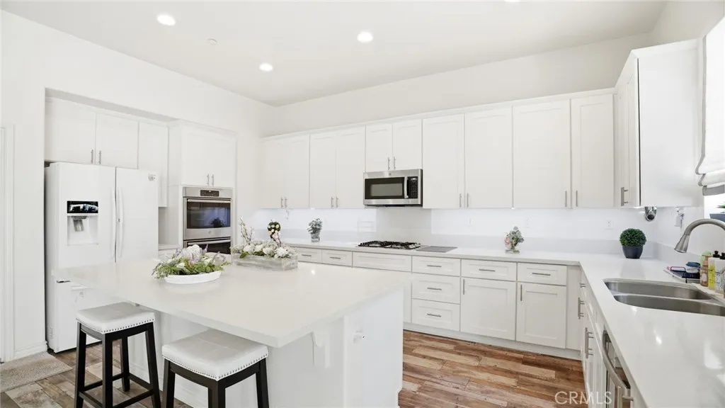 4727 W Vahan Court, Lancaster, California 93536 home-pic-10