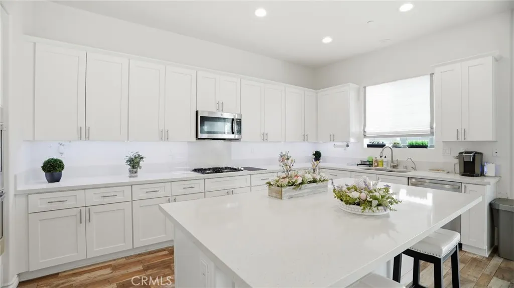 4727 W Vahan Court, Lancaster, California 93536 home-pic-11