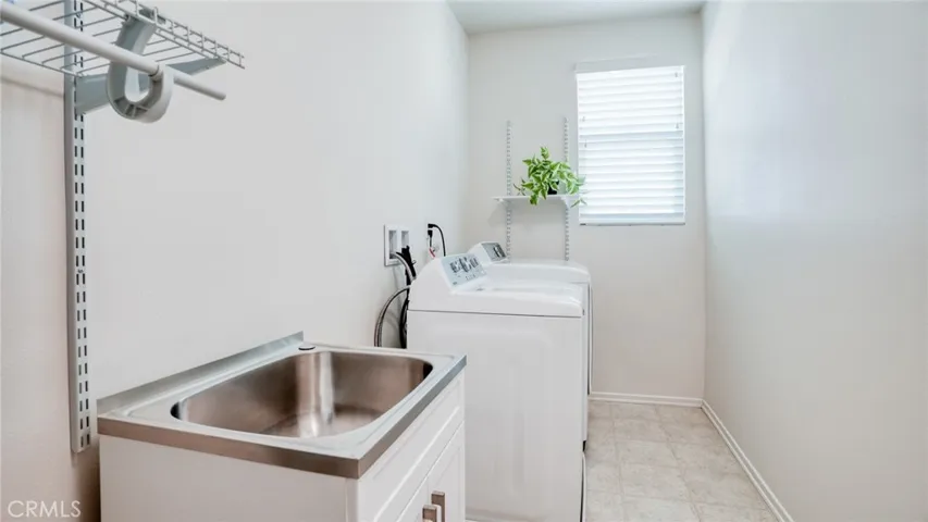 4727 W Vahan Court, Lancaster, California 93536