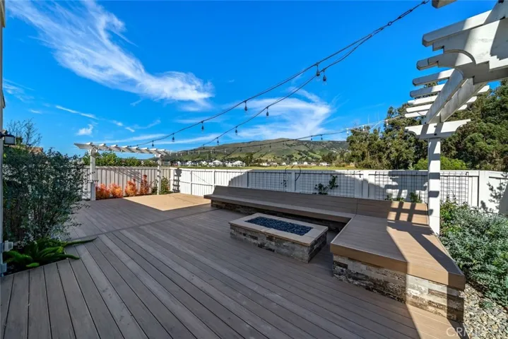3898 Hayfield Loop, San Luis Obispo, California 93401