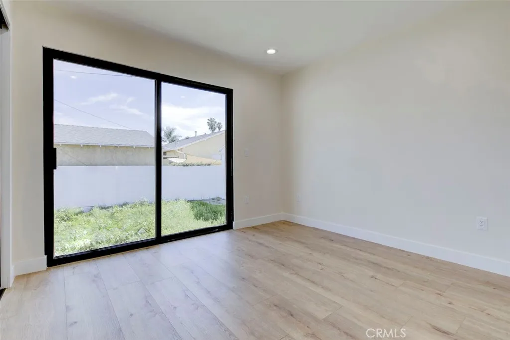 210 W Alameda, Burbank, California 91502 home-pic-16