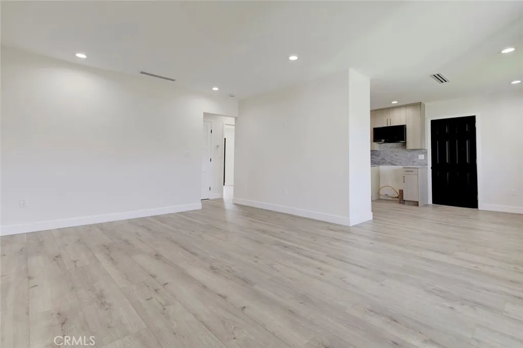 210 W Alameda, Burbank, California 91502 home-pic-13