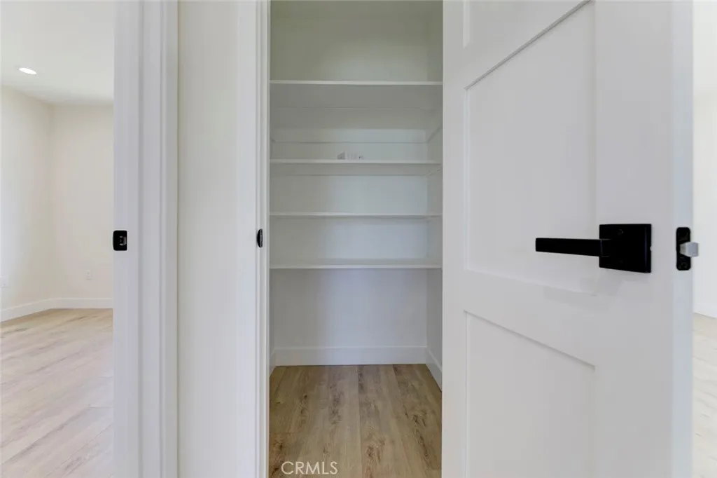 210 W Alameda, Burbank, California 91502 home-pic-18
