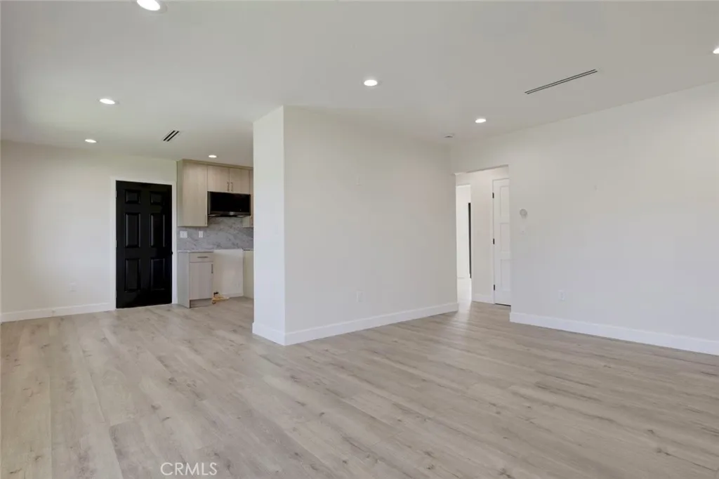 210 W Alameda, Burbank, California 91502 home-pic-2