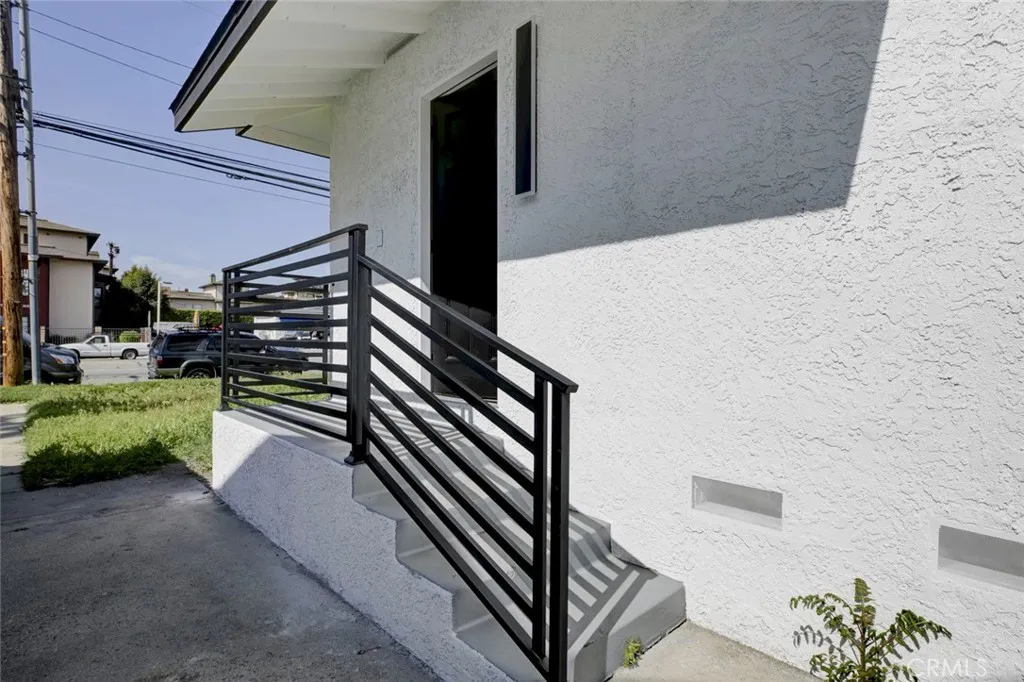 210 W Alameda, Burbank, California 91502 home-pic-19