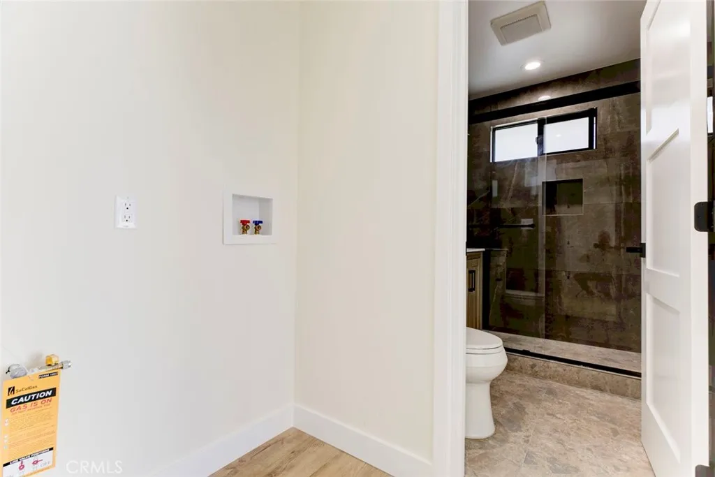 210 W Alameda, Burbank, California 91502 home-pic-8