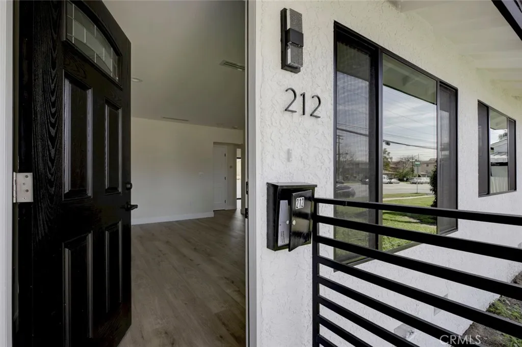 210 W Alameda, Burbank, California 91502 home-pic-12