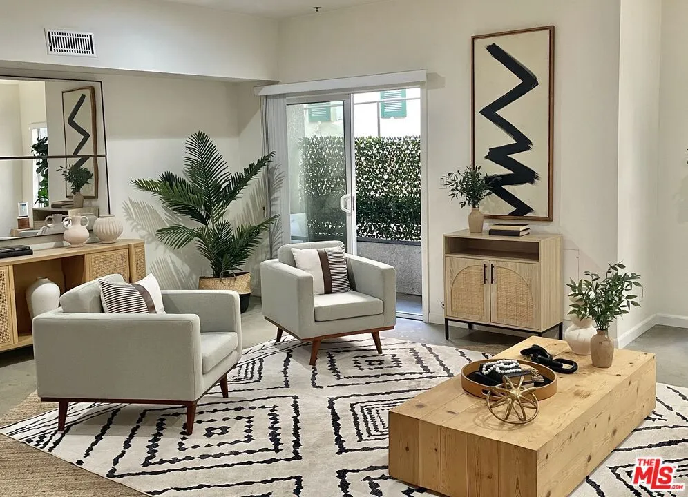 10627 Ashton Avenue 103, Los Angeles, California 90024 home-pic-6