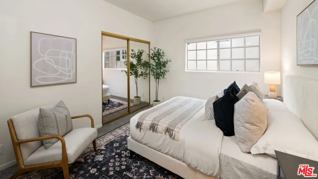 10627 Ashton Avenue 103, Los Angeles, California 90024 home-pic-23