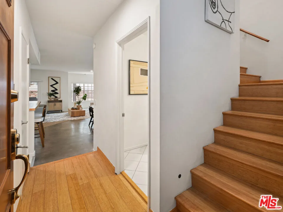 10627 Ashton Avenue 103, Los Angeles, California 90024 home-pic-15
