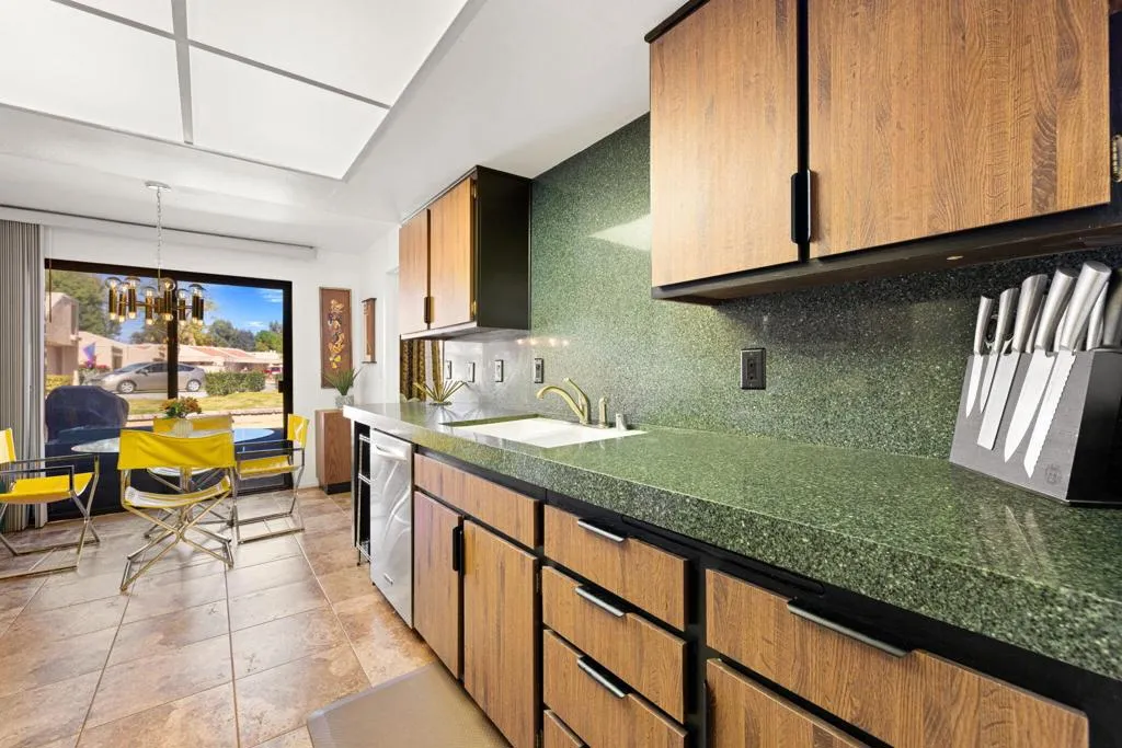 68722 Calle Denia, Cathedral City, California 92234 home-pic-10