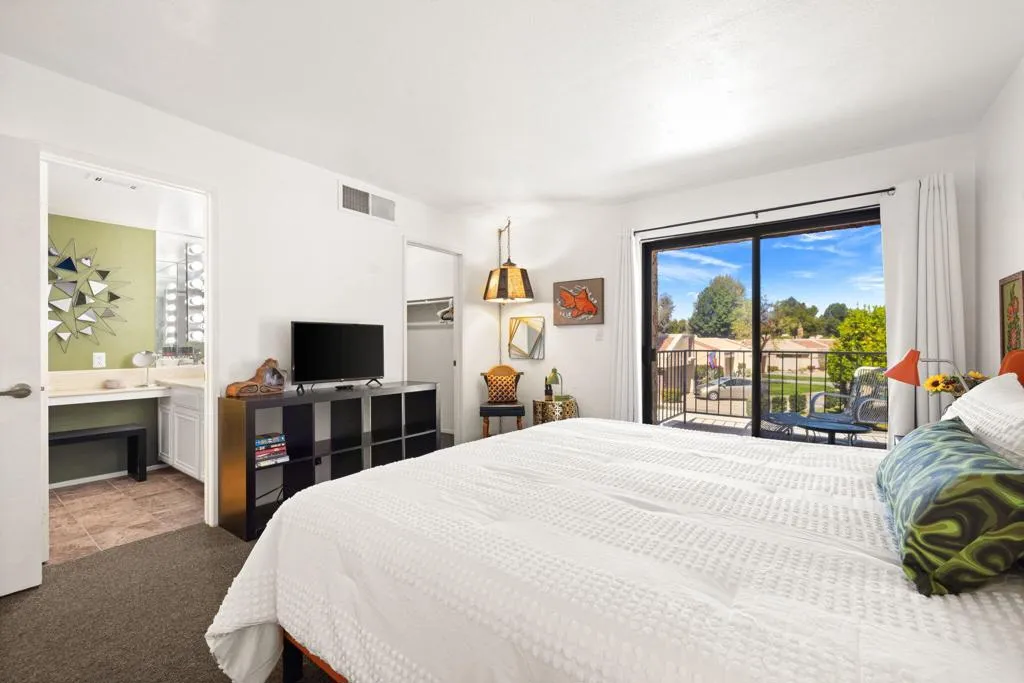 68722 Calle Denia, Cathedral City, California 92234 home-pic-24