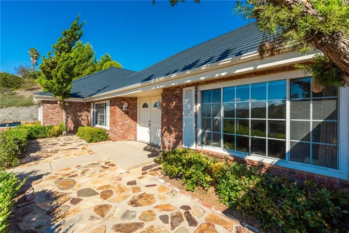 26100 Calle Corveta, Temecula, California 92590
