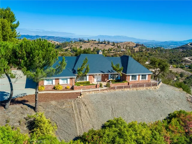 26100 Calle Corveta, Temecula, California 92590