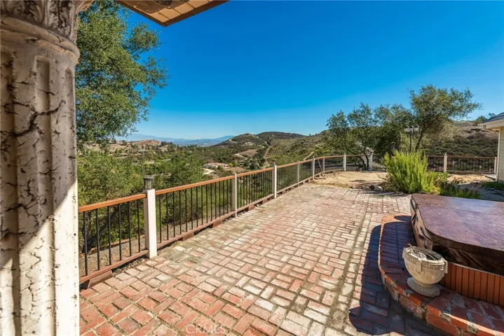 26100 Calle Corveta, Temecula, California 92590