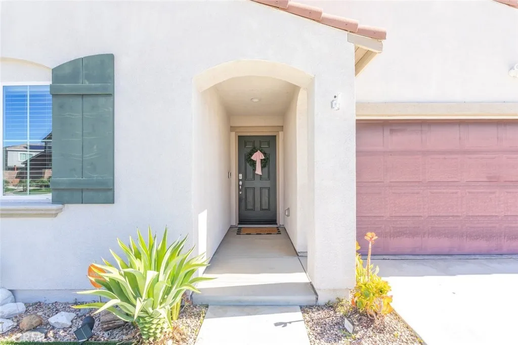 29102 Larch, Lake Elsinore, California 92530 home-pic-3