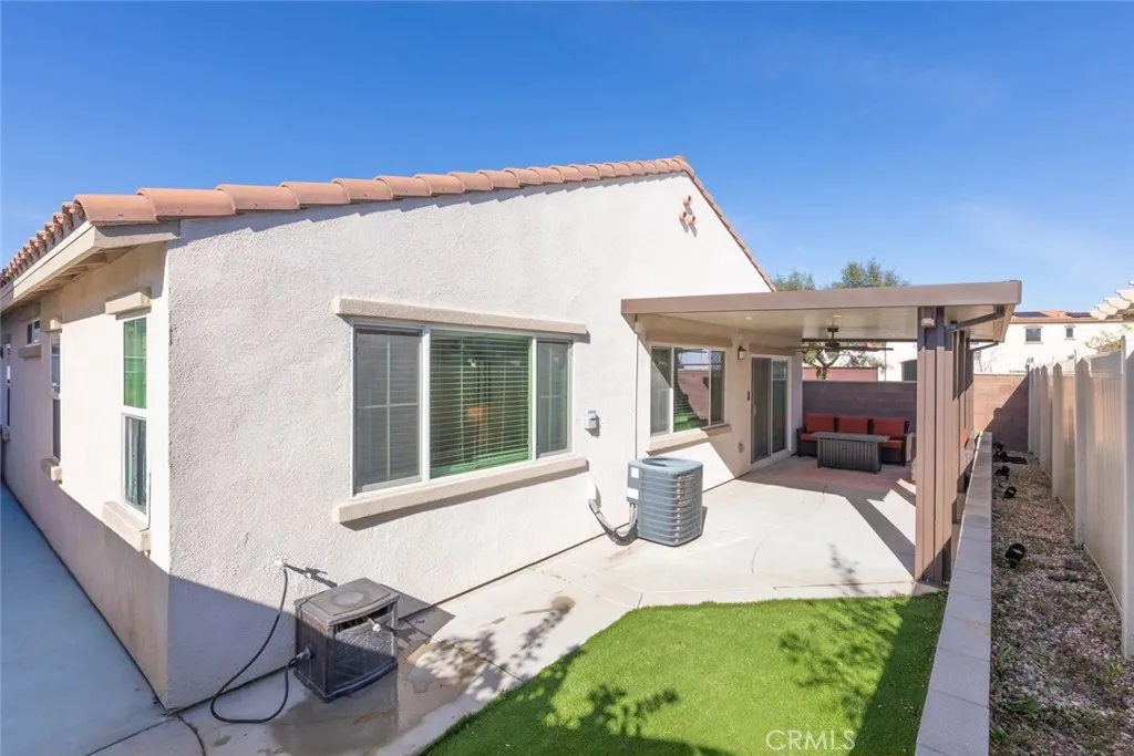 29102 Larch, Lake Elsinore, California 92530 home-pic-29