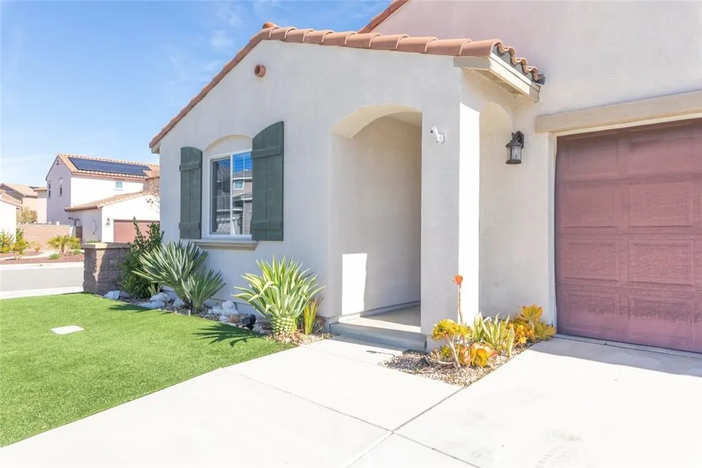 29102 Larch, Lake Elsinore, California 92530 home-pic-4