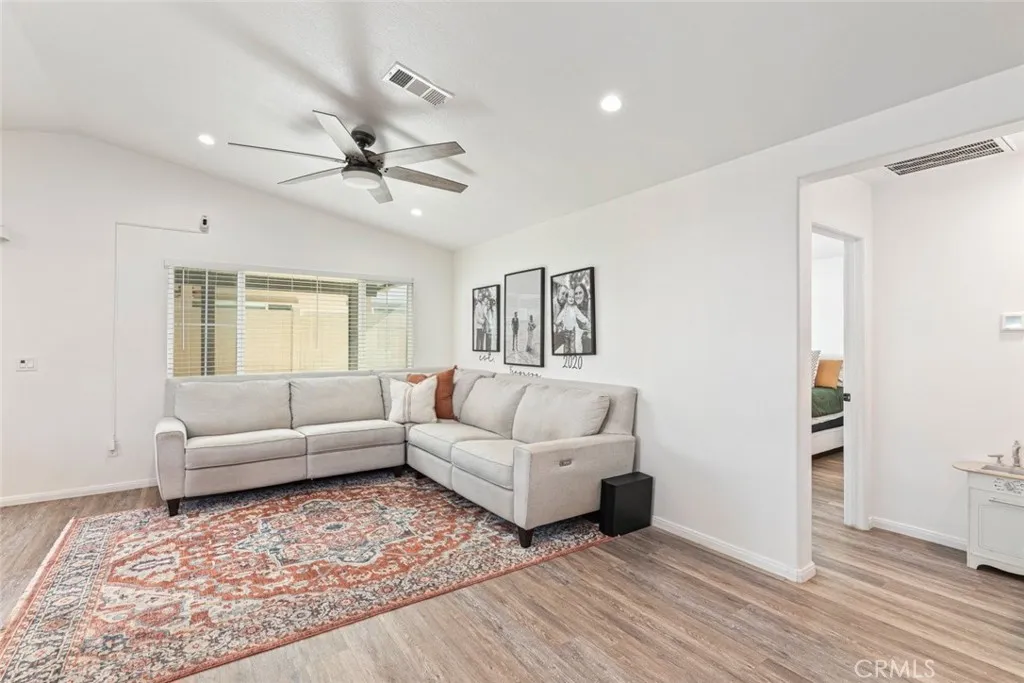 29102 Larch, Lake Elsinore, California 92530 home-pic-11