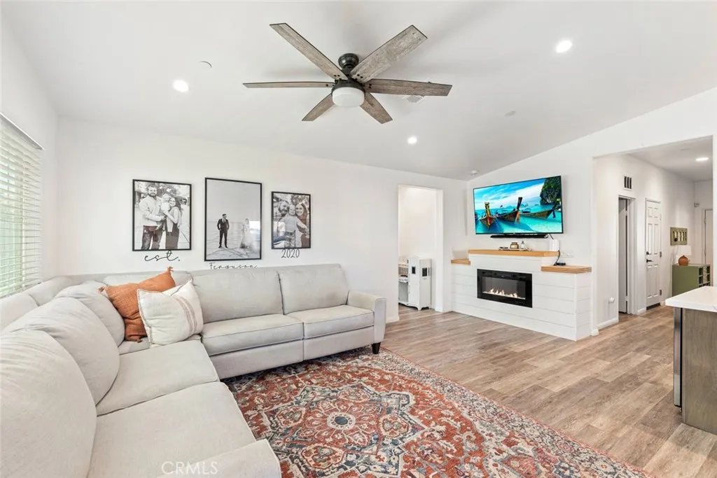 29102 Larch, Lake Elsinore, California 92530 home-pic-15