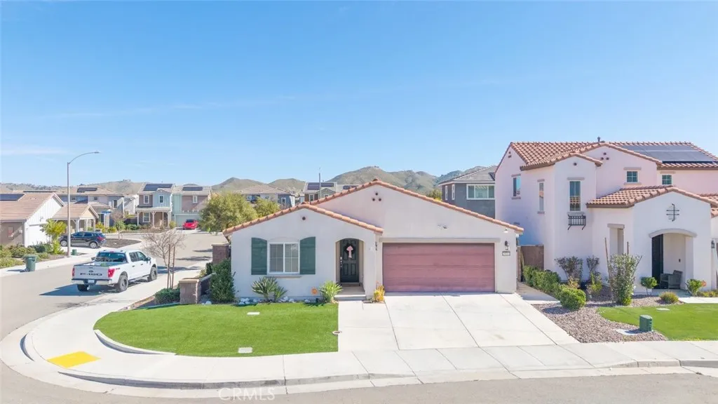 29102 Larch, Lake Elsinore, California 92530 home-pic-2