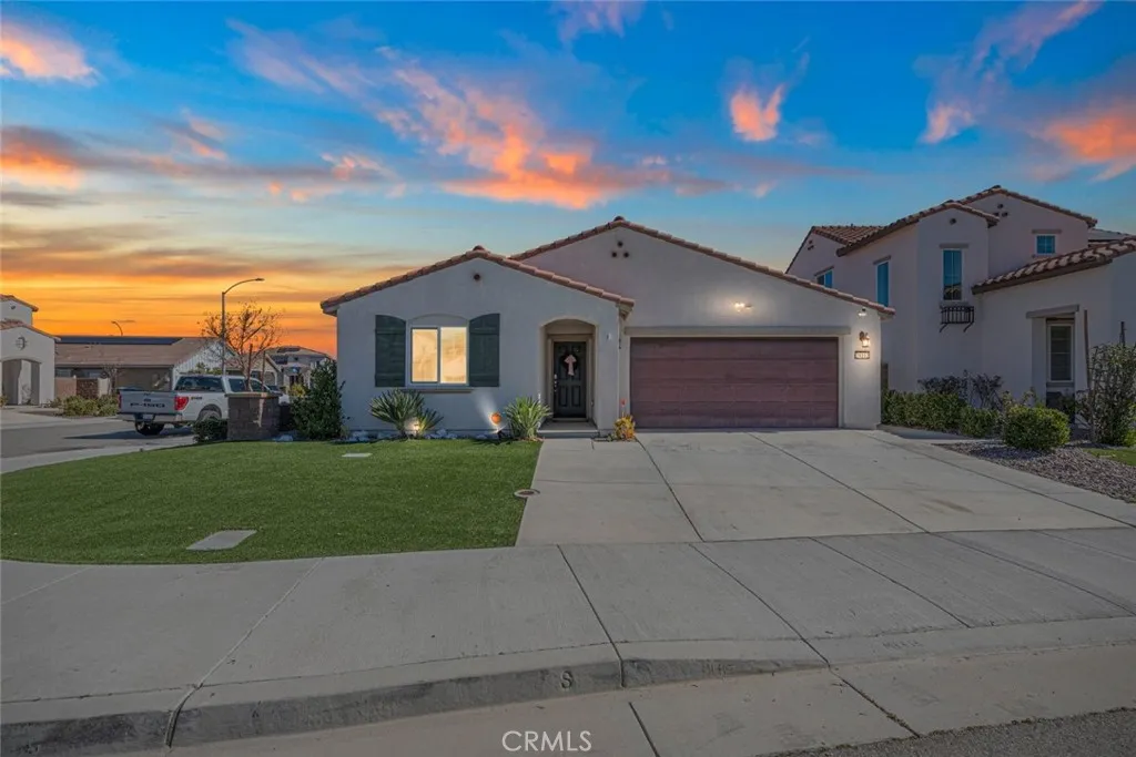 29102 Larch, Lake Elsinore, California 92530 home-pic-1