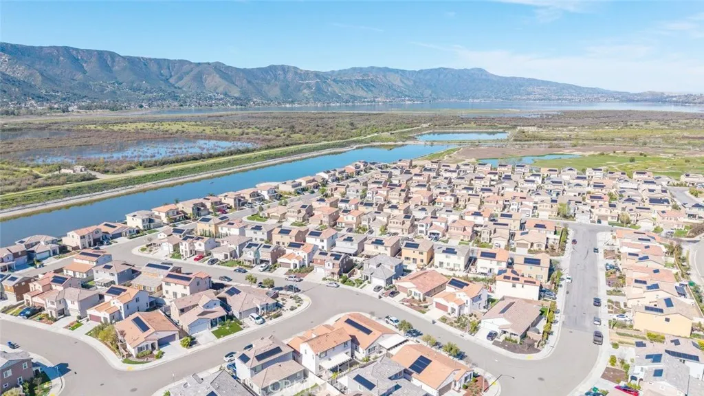 29102 Larch, Lake Elsinore, California 92530 home-pic-32