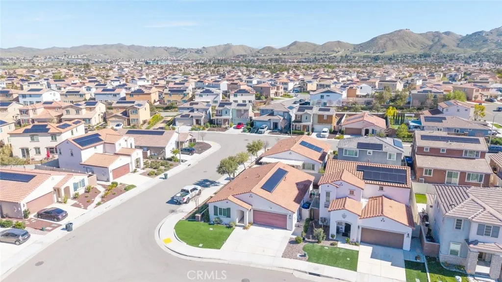 29102 Larch, Lake Elsinore, California 92530 home-pic-31