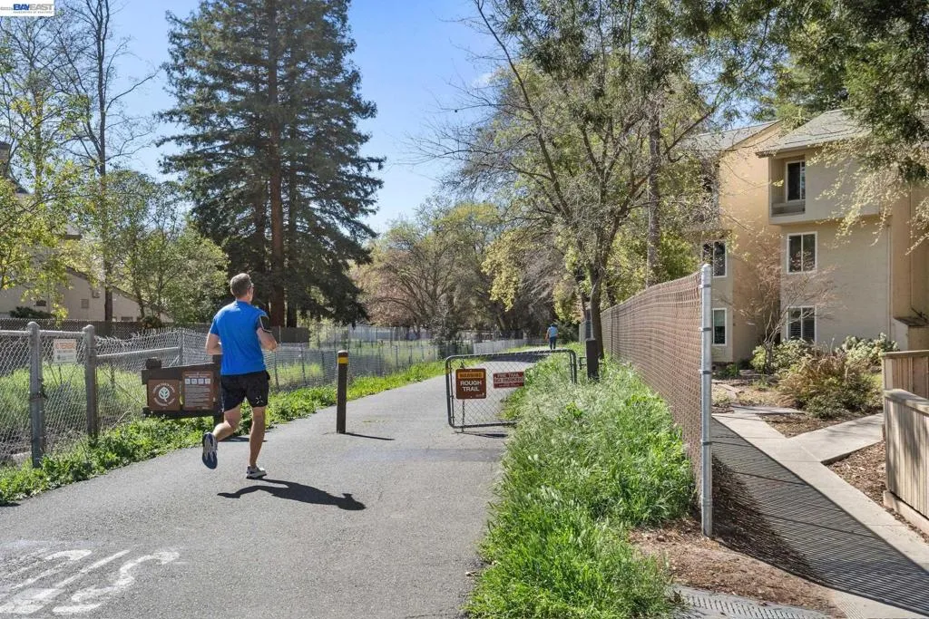 2724 2724 Oak Rd 88, Walnut Creek, California 94597 home-pic-26
