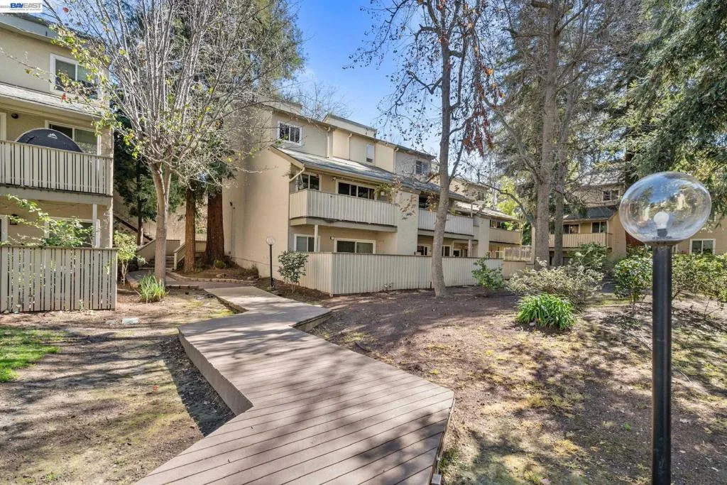 2724 2724 Oak Rd 88, Walnut Creek, California 94597 home-pic-23