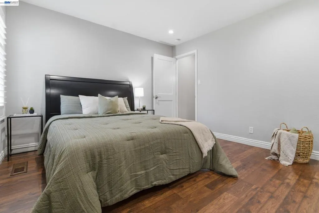 2724 2724 Oak Rd 88, Walnut Creek, California 94597 home-pic-16
