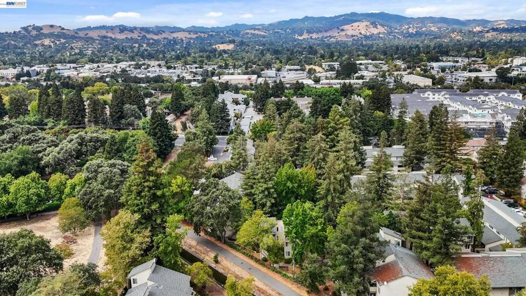 2724 2724 Oak Rd 88, Walnut Creek, California 94597 home-pic-27