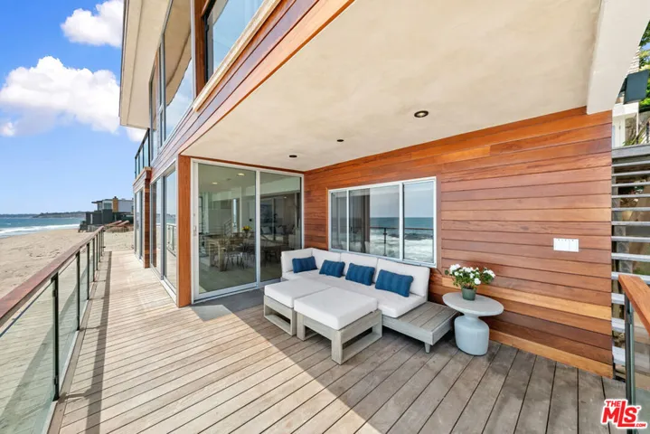 Lower level deck & Guest Apt.