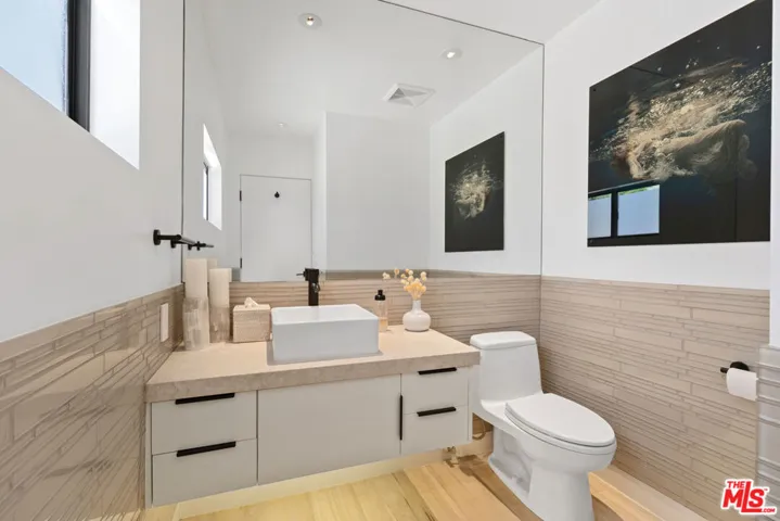 Powder room