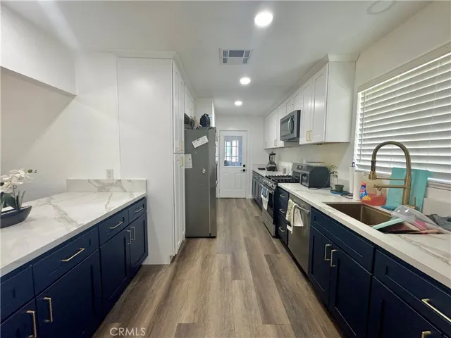 Beautiful Kitchen New Cabinets New Countertops