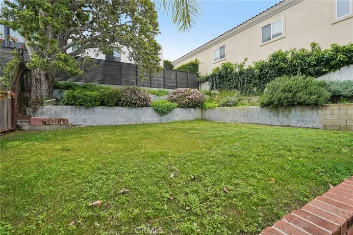 1940 N Ardmore, Manhattan Beach, California 90266