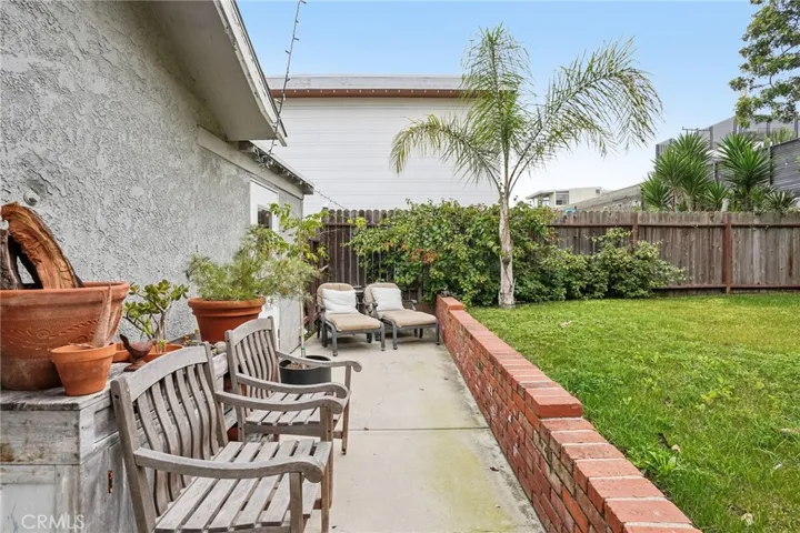 1940 N Ardmore, Manhattan Beach, California 90266
