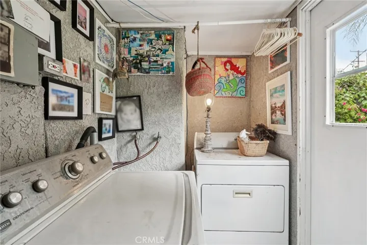 1940 N Ardmore, Manhattan Beach, California 90266