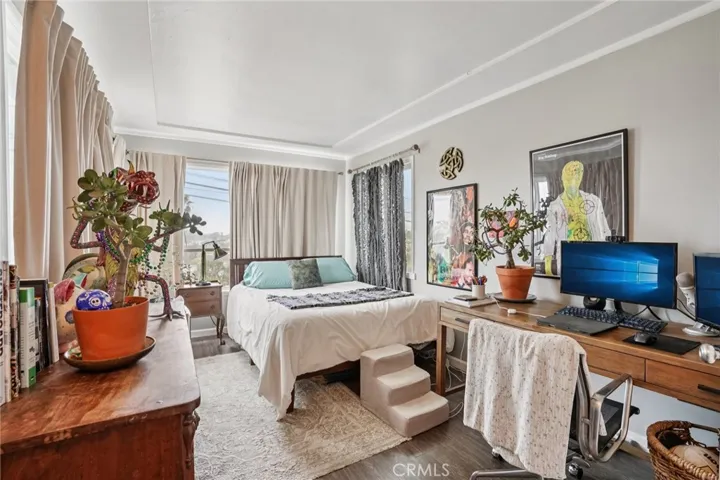 1940 N Ardmore, Manhattan Beach, California 90266