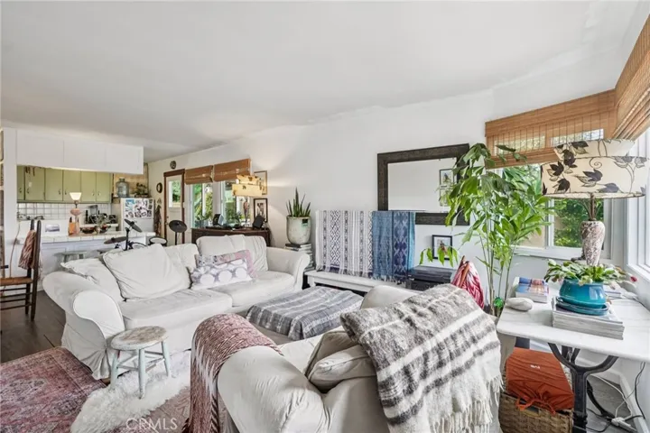 1940 N Ardmore, Manhattan Beach, California 90266