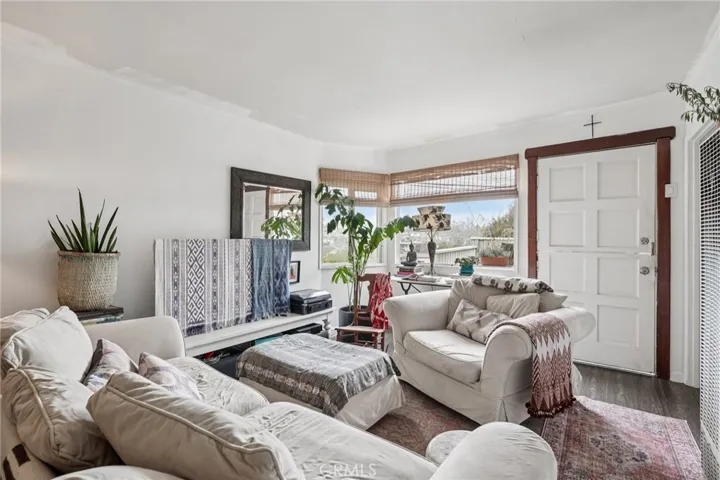 1940 N Ardmore, Manhattan Beach, California 90266