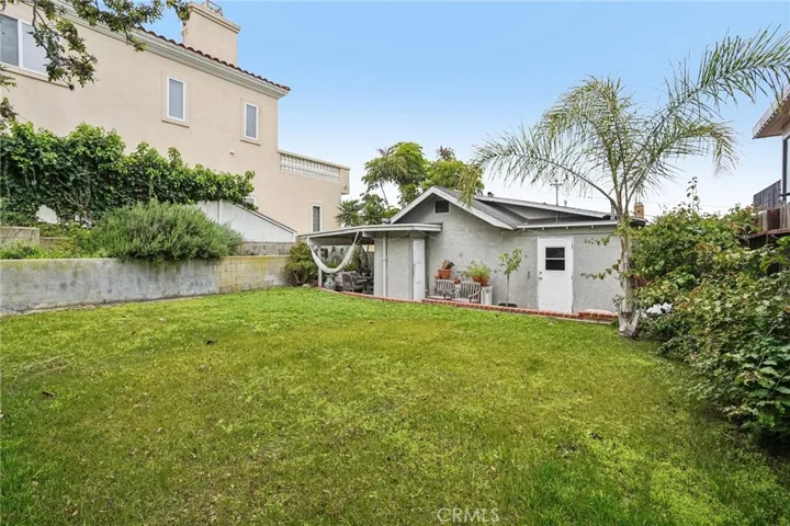 1940 N Ardmore, Manhattan Beach, California 90266