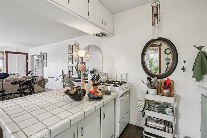 1940 N Ardmore, Manhattan Beach, California 90266