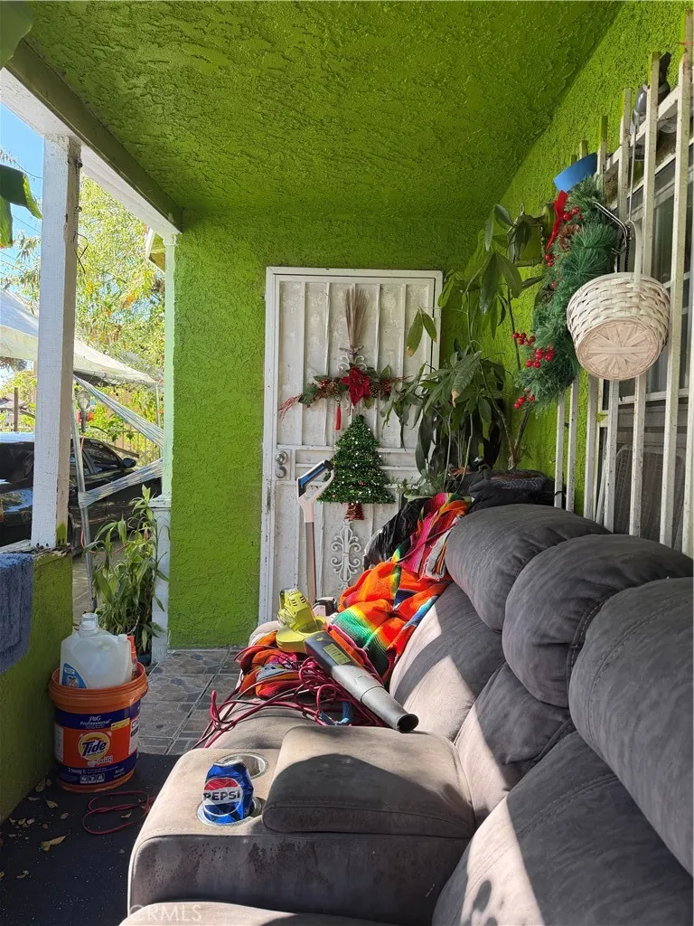 2255 E 105th, Los Angeles, California 90002 home-pic-6