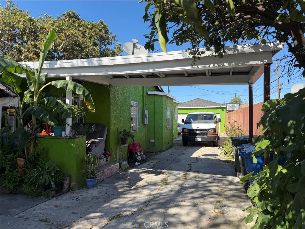 2255 E 105th, Los Angeles, California 90002 home-pic-8