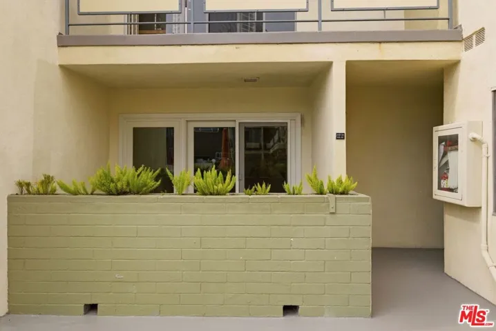 1233 N Laurel Avenue 109, West Hollywood, California 90046