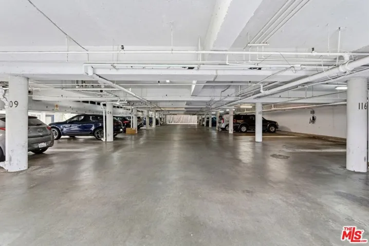 1233 N Laurel Avenue 109, West Hollywood, California 90046