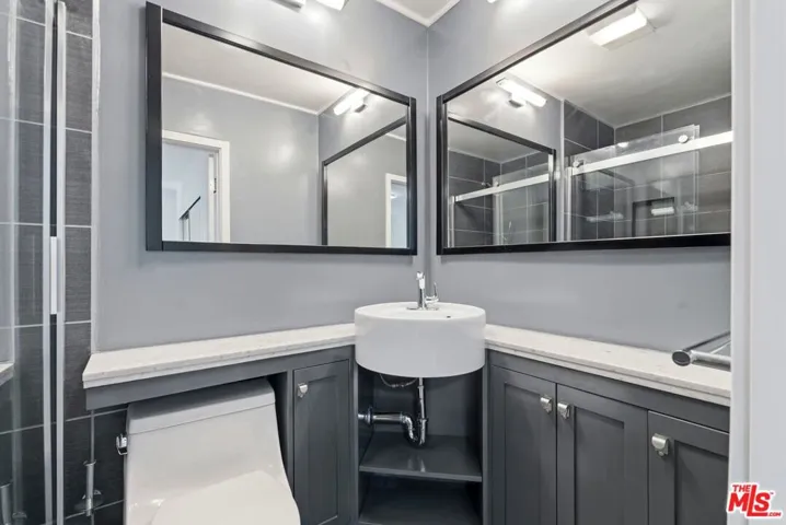 1233 N Laurel Avenue 109, West Hollywood, California 90046