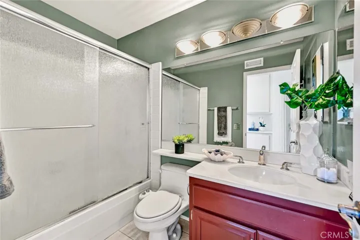 Upstairs Guest Bath with Tub Shower Combo